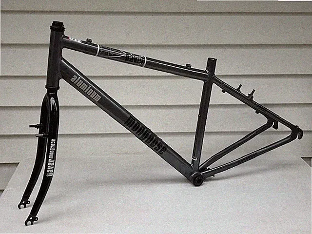 Mongoose PAVER Aluminum Mountain Bike 28" WHEEL 45CM FRAME SET FRAME FORKS NICE
